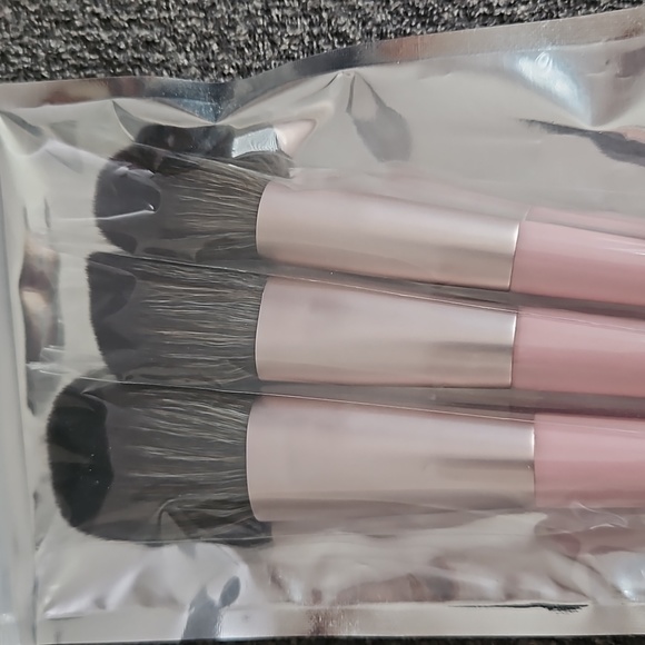 Limited Edition Jazmine Beauty Complexion Essential Brush Set - Picture 9 of 9